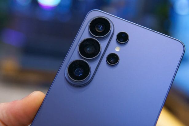 galaxy s27 pro apogoiteftikos tilefakos se schesi me to ultra